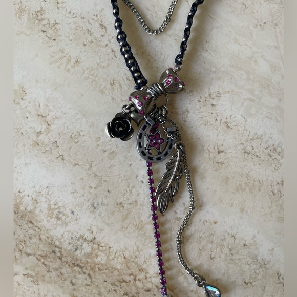 Betsey Johnson Horse Shoe + Feather Necklace - Picture 6 of 7
